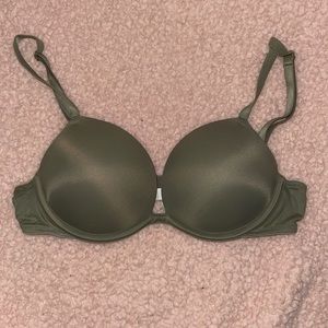 32B green push up bra
